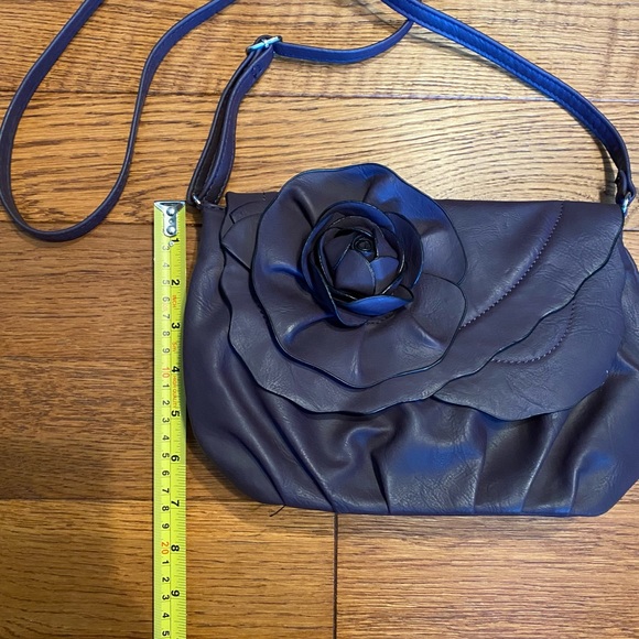 Purple Purse With Flower Detail - Picture 7 of 8